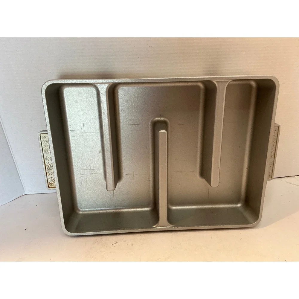 Baker's Edge Brownie Pan Cast Aluminum All Edges Baking Pan Silver Made in USA
